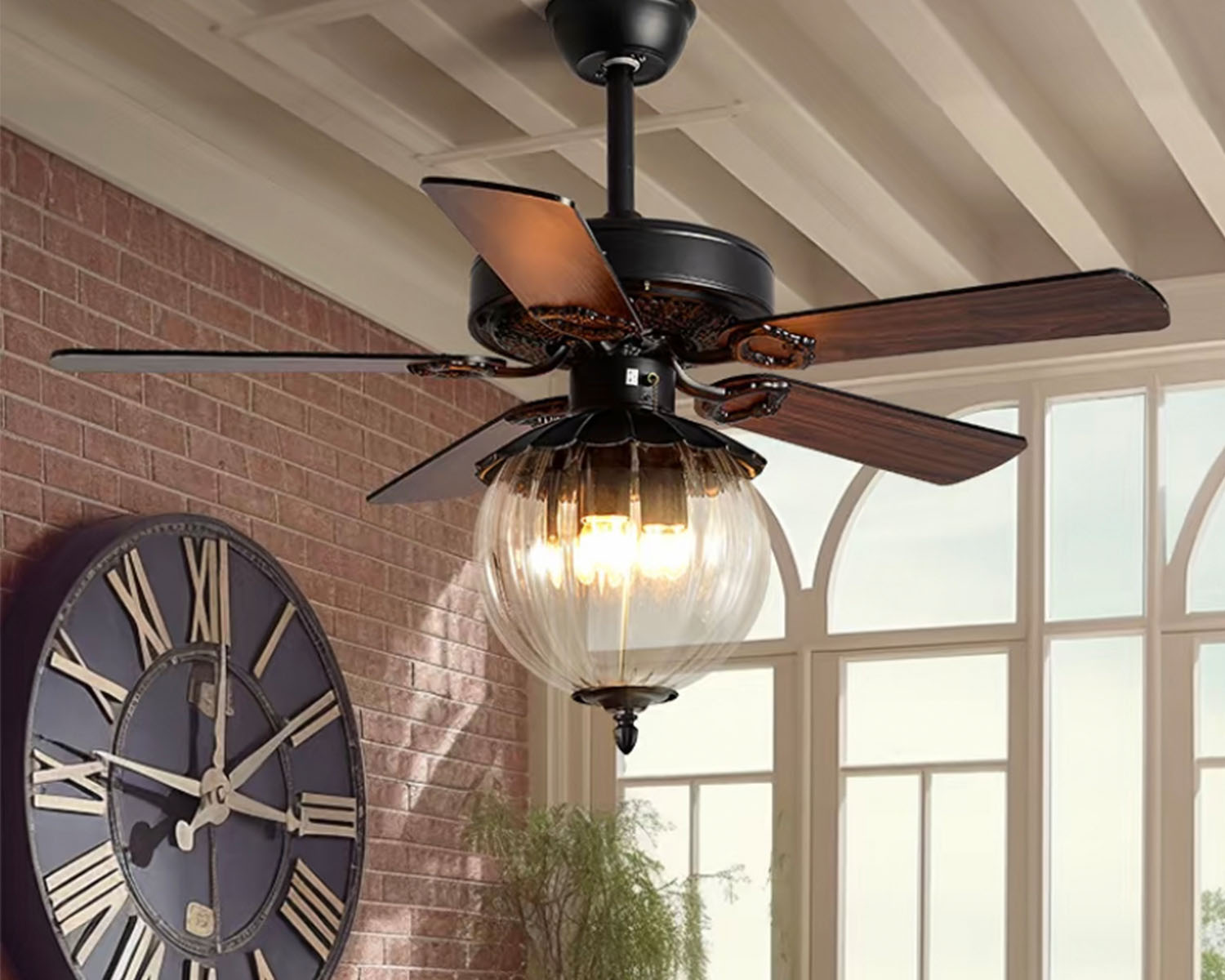 ventilateur de plafond en plein air avec lumière