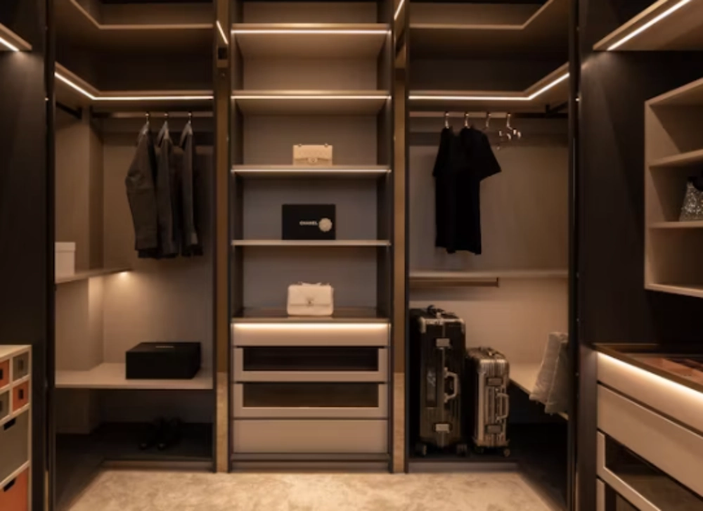How Much Should You Pay for Wardrobes? Materials, Layout and Custom Details How Much Should You Pay for Wardrobes? Materials, Layout and Custom Details